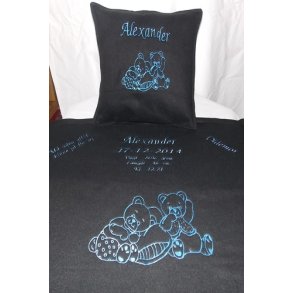 Sort tppe med alle dataer & pude lysebl trd.