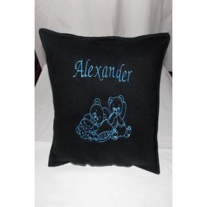 Sort pude med lysebl trd & alle data.