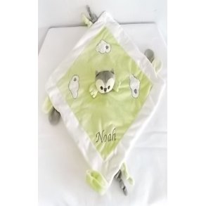 Grn Ugle Nusseklud med navn & dato.