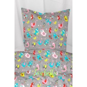 Jordbeiges Sengetj baby med Fugle navn & dato.