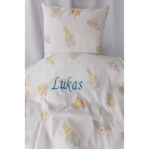 Rhvidt Junior Sengetj med bamser & kanin navn & dato.