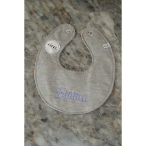 Lysegr hagesmk med navn.