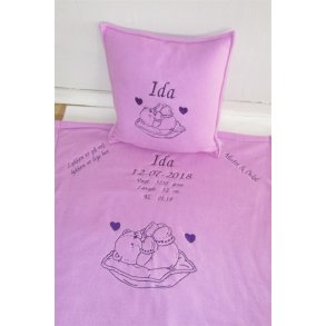 Lyselilla tppe med alle dataer & pude & Lilla trd.