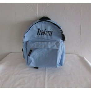 Lysebl rygsk med navn.