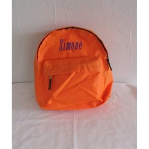 Orange rygs�k med navn.