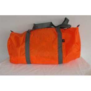 Orange sportstaske med navn.