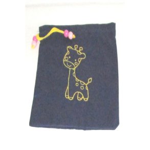 M�rkebl� frugtpose med navn.