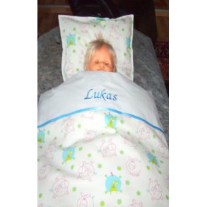 Hvidt Baby Sengetj mnstret med navn & dato.