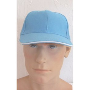 Lysebl� Caps med navn.