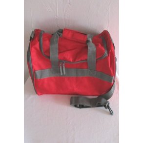 Sportstaske rd med navn.