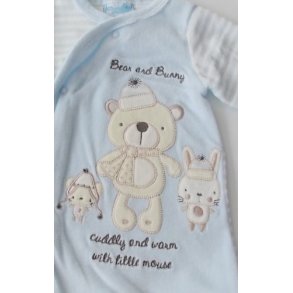 Lysebl heldragt med navn.